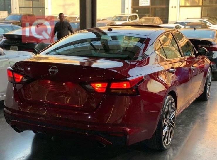 نيسان ألتيما